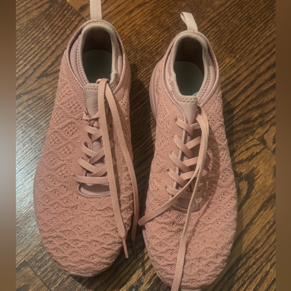 APL x lululemon Techloom Pro Lululemon Sneakers